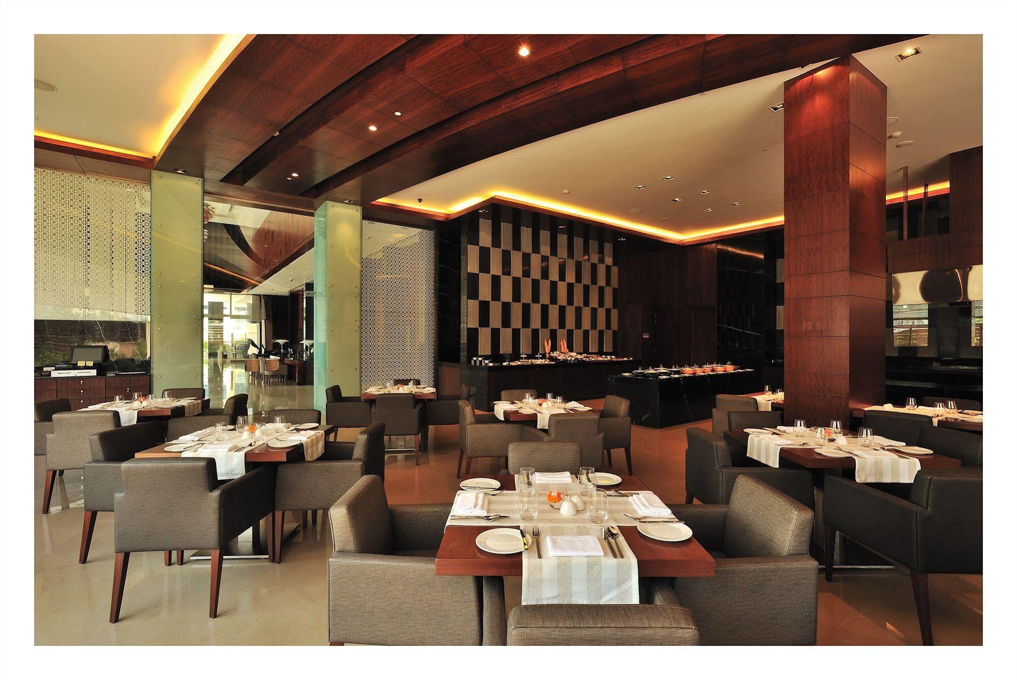 The Anya Hotel-Golf Course Road Gurgaon Eksteriør bilde