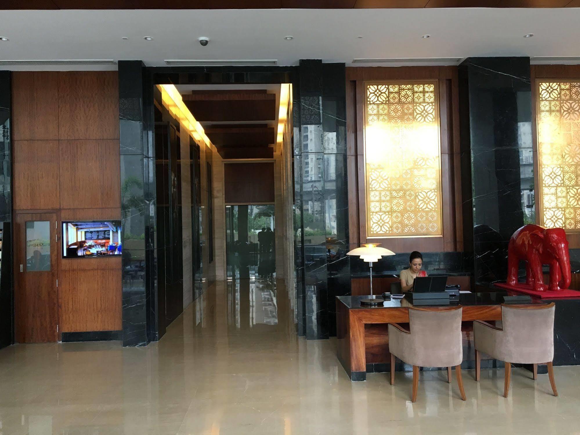The Anya Hotel-Golf Course Road Gurgaon Eksteriør bilde