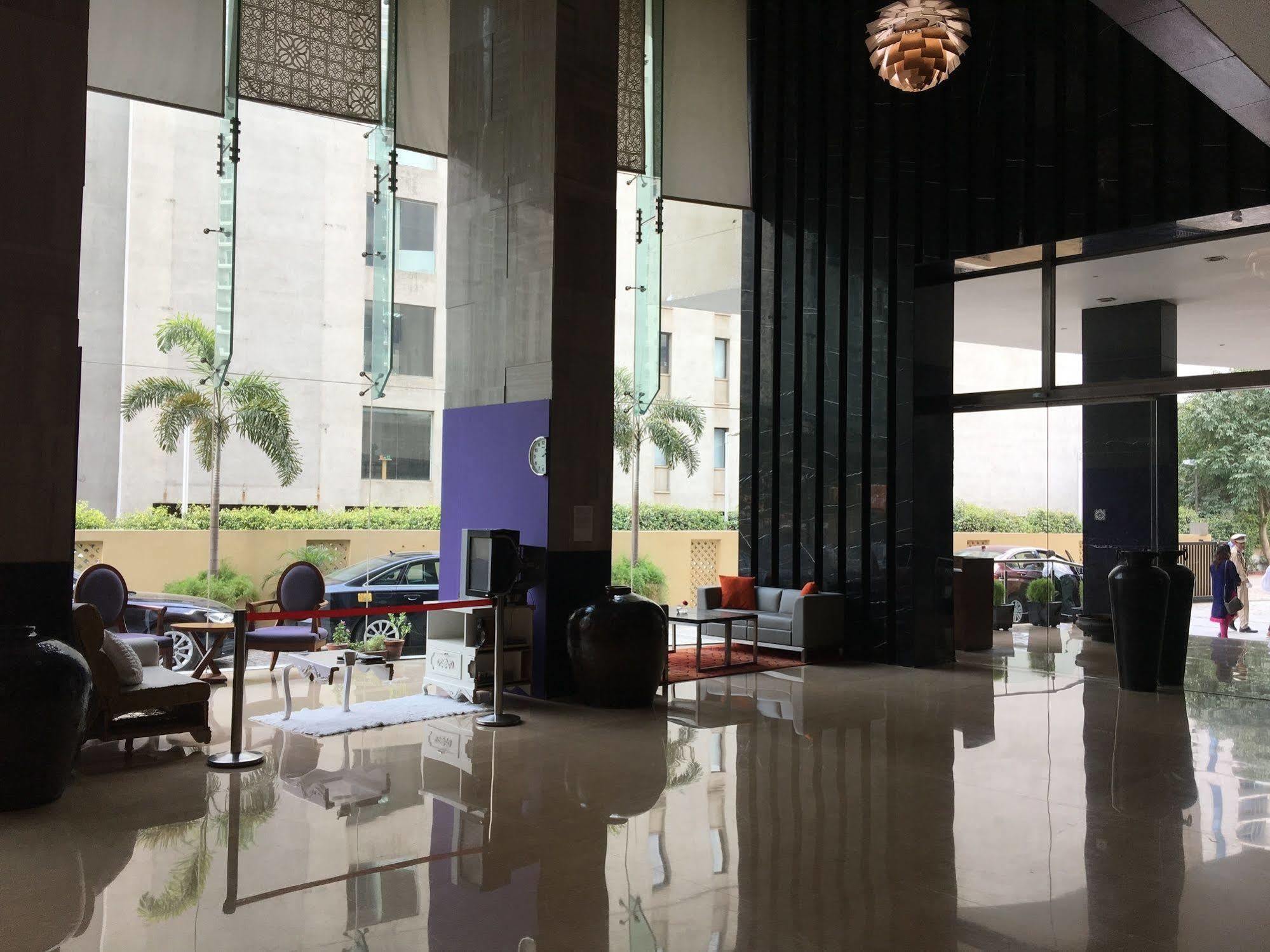 The Anya Hotel-Golf Course Road Gurgaon Eksteriør bilde