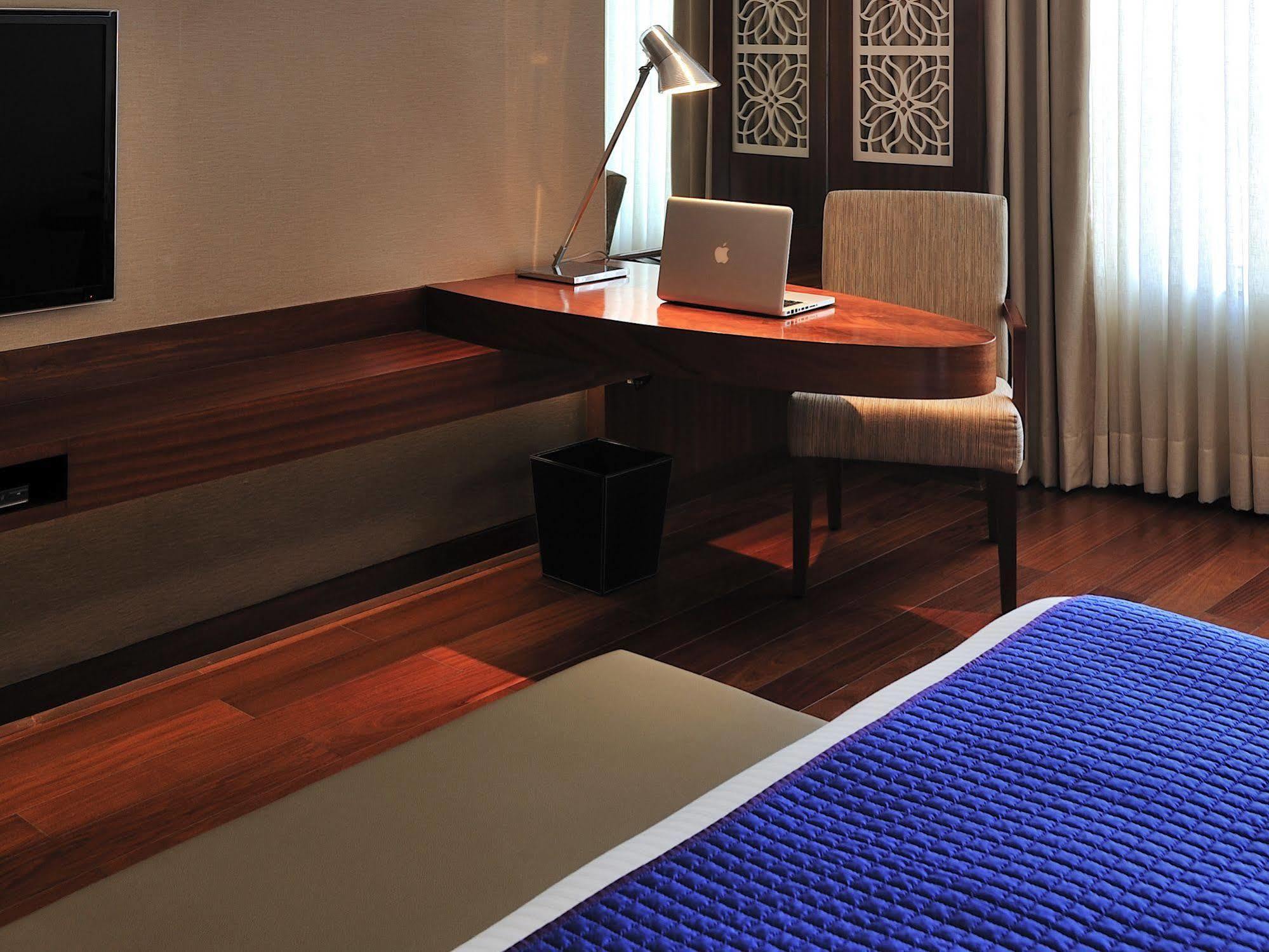 The Anya Hotel-Golf Course Road Gurgaon Eksteriør bilde